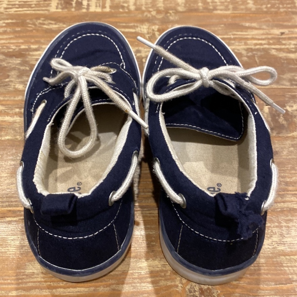 Blue carters shoes boys size 2 - Picture 5 of 5
